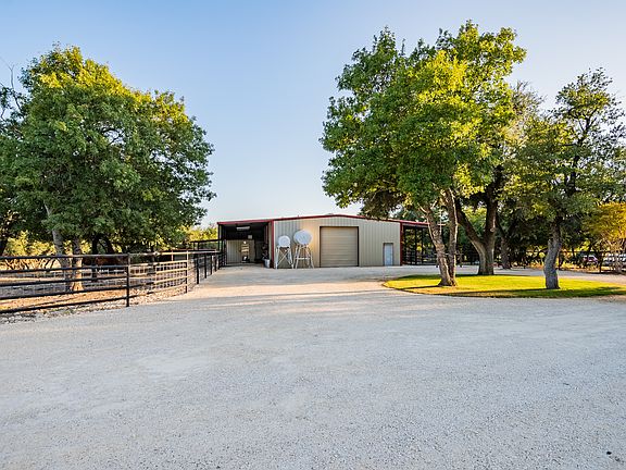 5th image of 515 Tennyson Dr