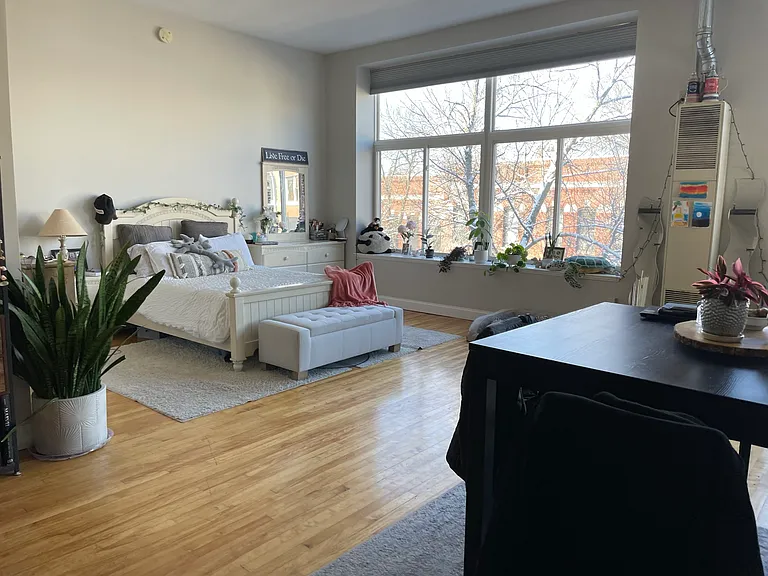 10 Franklin Ct #1 — Photo 1
