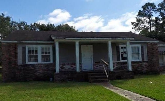 3rd image of 306 McIlhenny St
