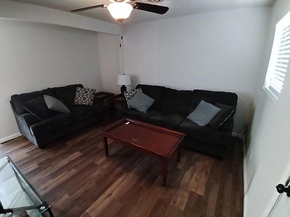 5th image of 134 E Elm St