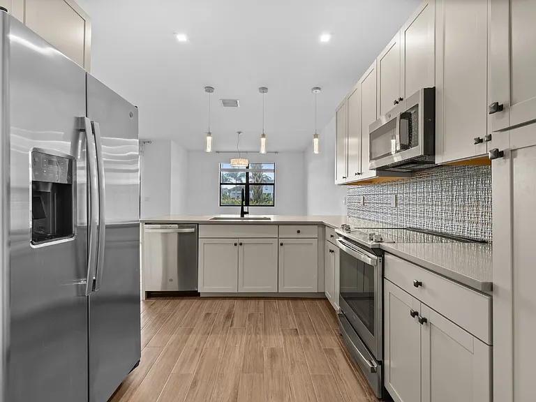 7548 Carnegie Way — Photo 13