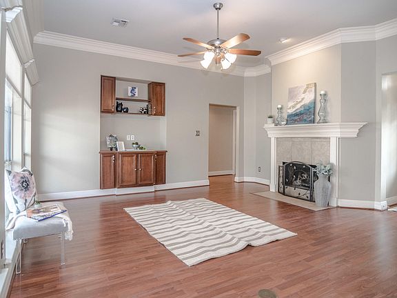 3rd image of 106 Salvador Dr