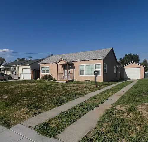 3845 Strong St Photo 1