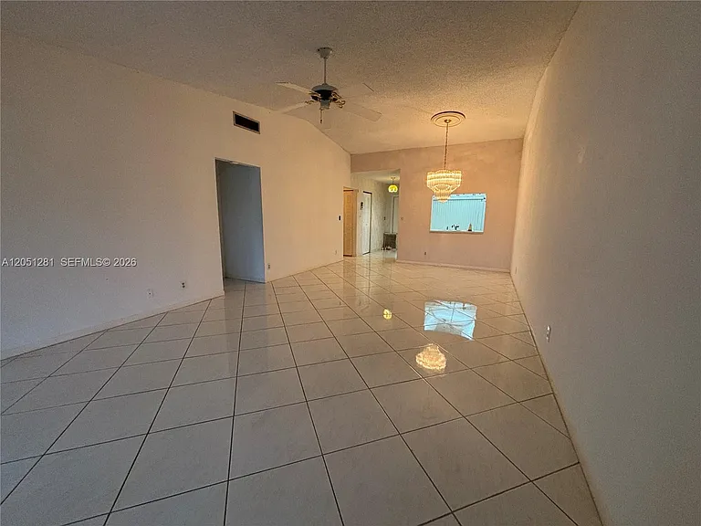 6453 Pinehurst Cir W #B25 — Photo 13