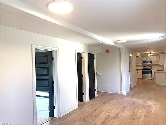 4th image of 121 Wall St