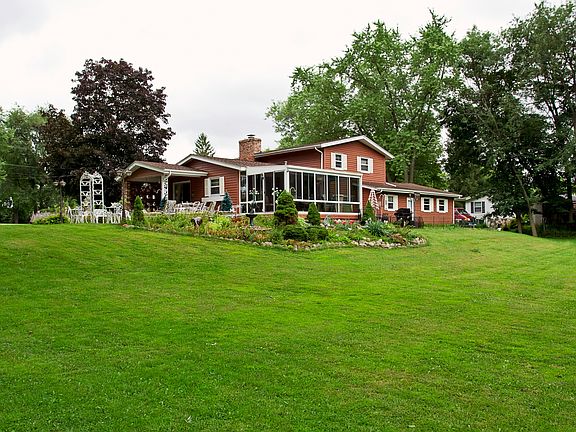 4th image of 10160 Debbie Ln