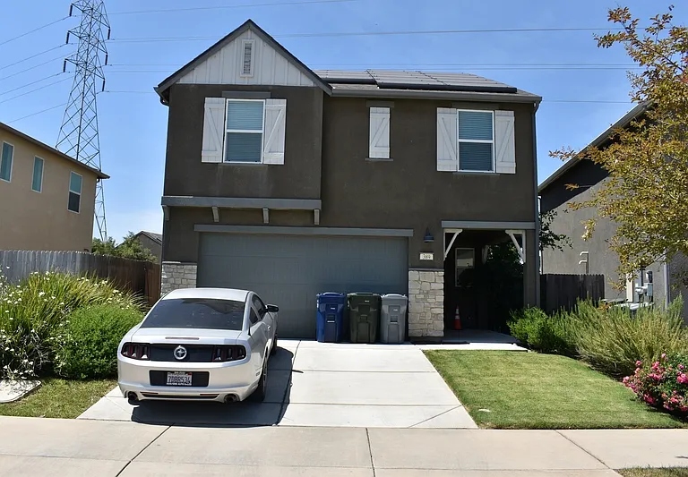 389 Shafer Ave — Photo 1