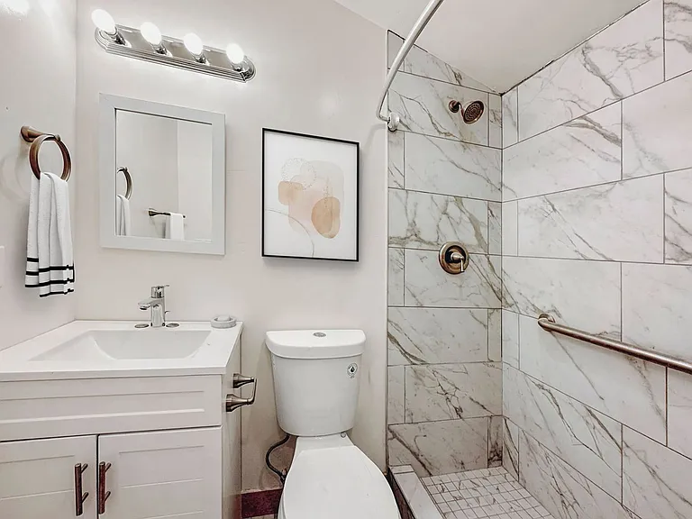 2425 Sarbonne Dr #3 — Photo 9