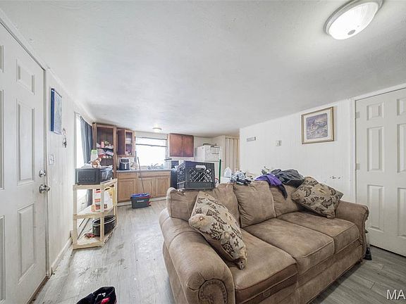 4th image of 22930 Hardy Ln