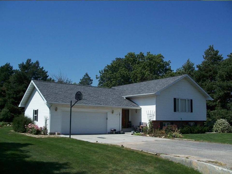 1st image of 203 N 6th St