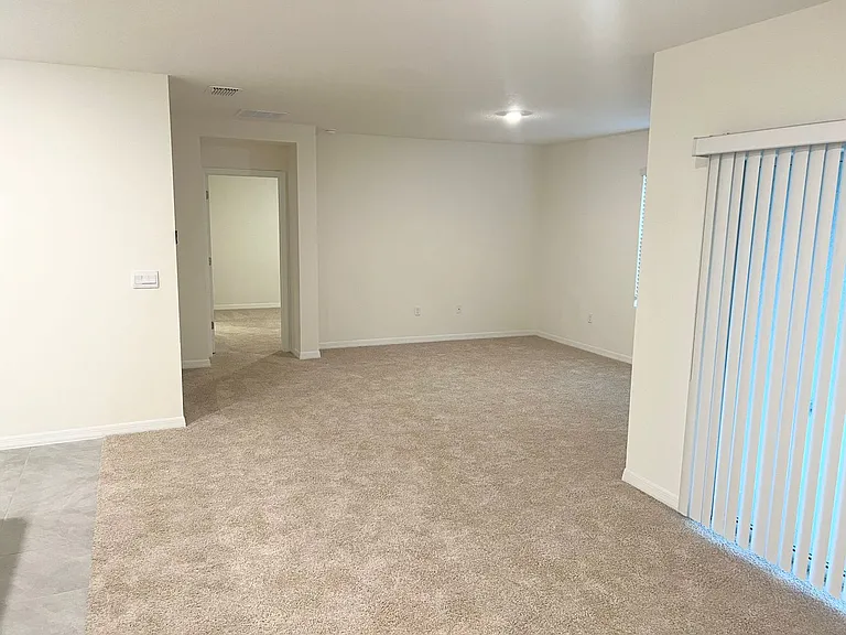 709 Versailles Ln — Photo 13