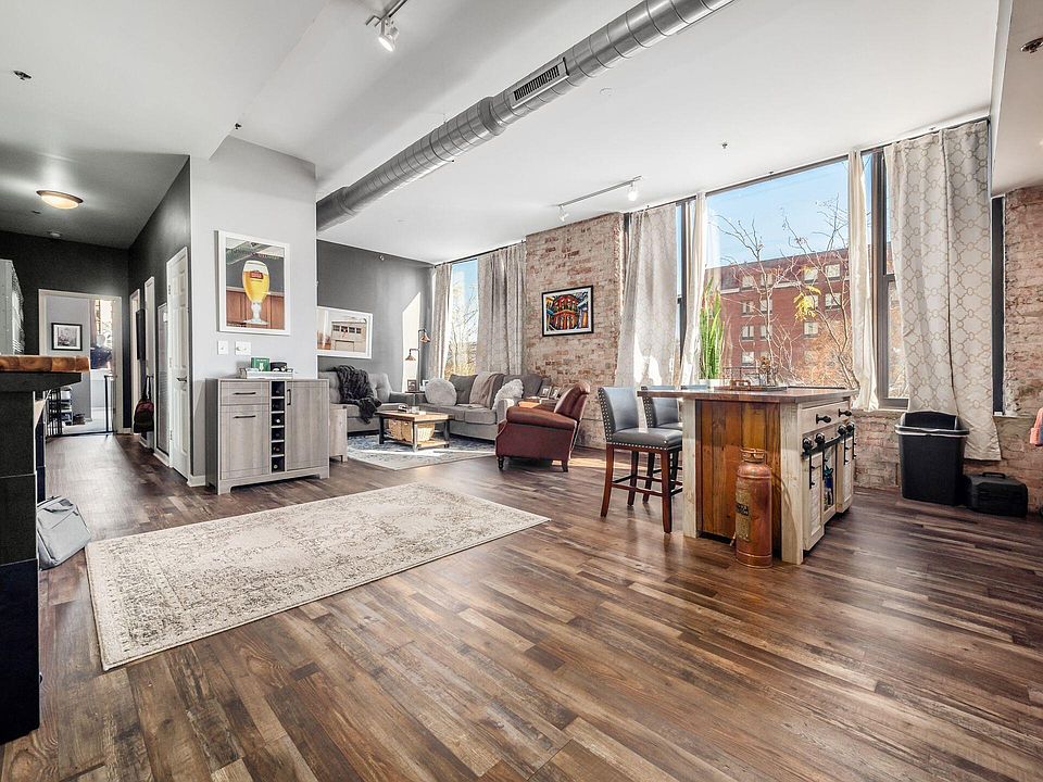 1st image of 78 E Chestnut St #305