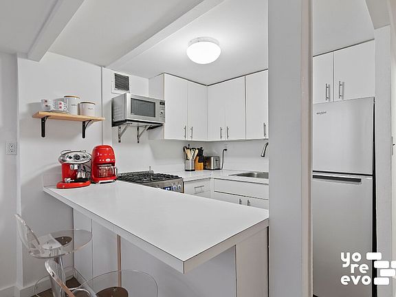 3rd image of 215 E 24th St APT 222