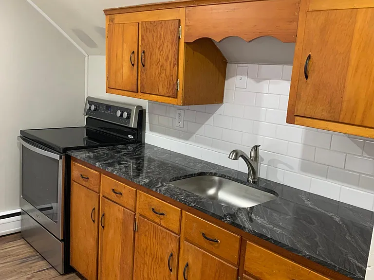 100 Maplewood Ave #3 — Photo 1