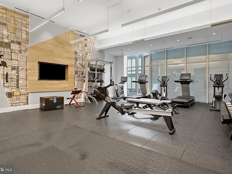 925 N Fairfax St #311 — Photo 29