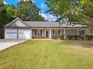 305 Crosswalk Dr, Auburn, GA 30011