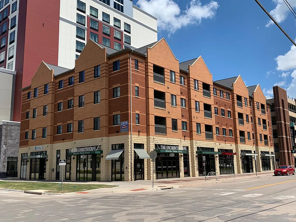 366 S Clinton St #2625