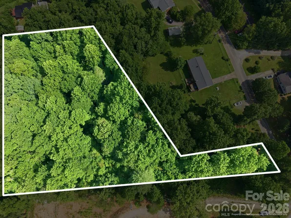 1 Bud Dr, Marion, NC 28752