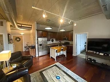 2nd image of 3245 N Ashland Ave APT 2A