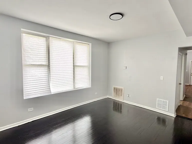1537 S Saint Louis Ave #3F — Photo 11