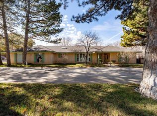 201 Carson Ave, Dumas, TX 79029