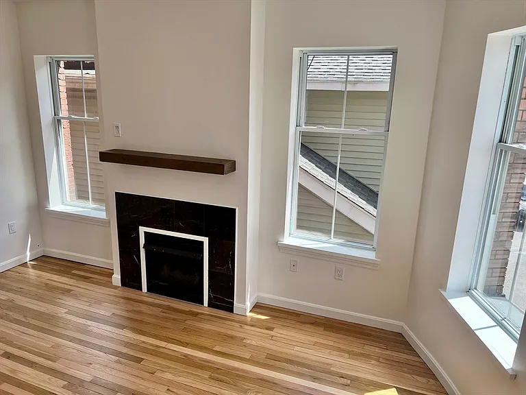 257 Pleasant St #8 — Photo 12