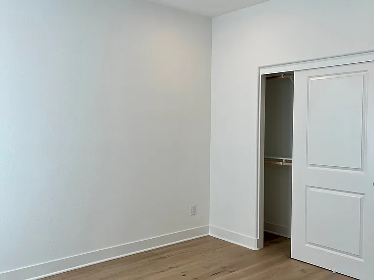 779 Edward Scholle Dr — Photo 10