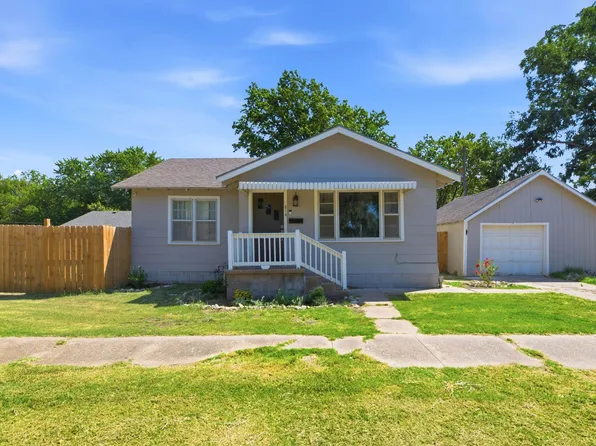 814 N Dearborn St, Augusta, KS 67010