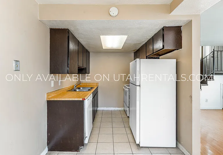 230 W Foxbridge Dr — Photo 8