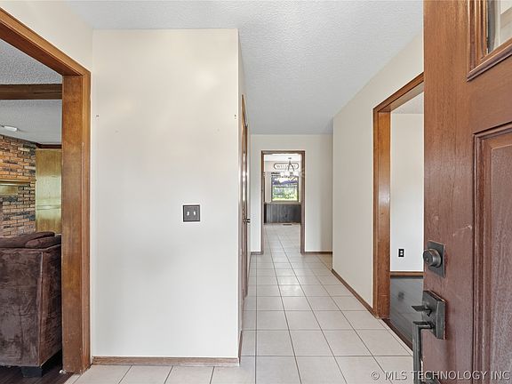 5th image of 8404 E 107th St