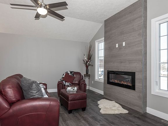 5th image of 216 Eagle Dr