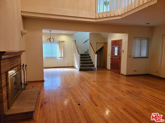 2nd image of 1328 Marine St