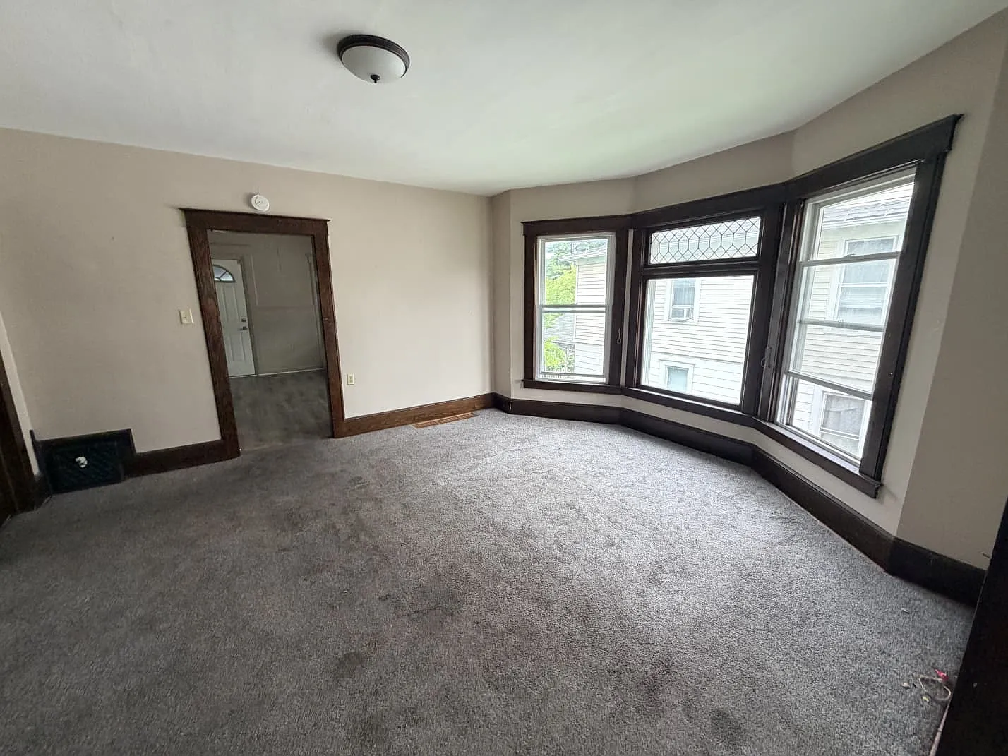 3 bed, 950 sqft, $1,400 — Photo 4