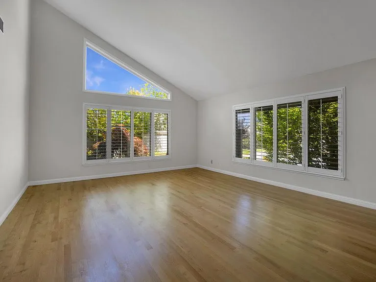 976 Pizarro Ln — Photo 14