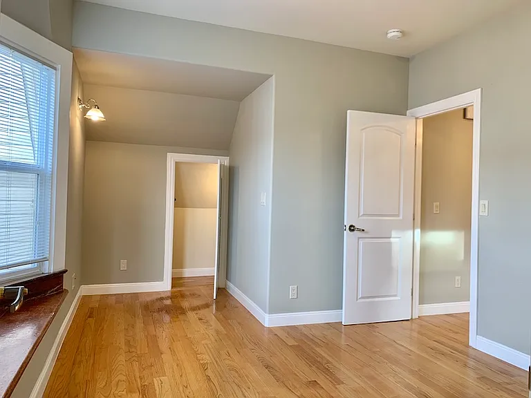 443 Judah St — Photo 4