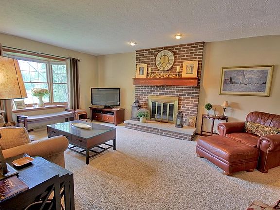 5th image of 5915 Stephanie Ln