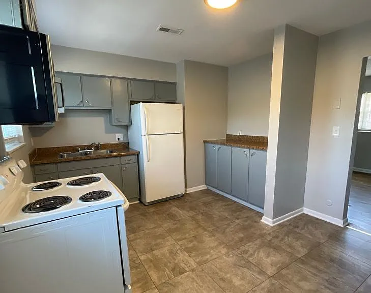 1409 McDonald Ave #3 — Photo 1
