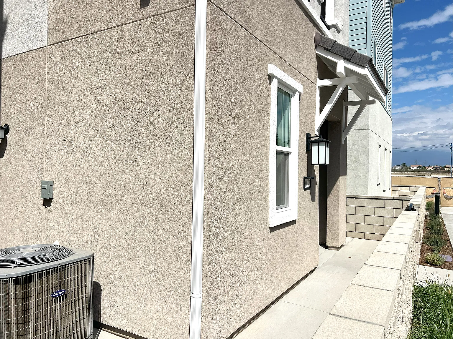 3 bed, 2.5 bath, 1665 sqft, $3,400 — Photo 4