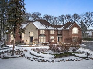 1408 Sodon Lake Dr, Bloomfield Hills, MI 48302