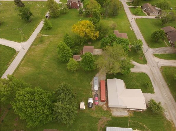 709 Ogden St, Gallatin, MO 64640
