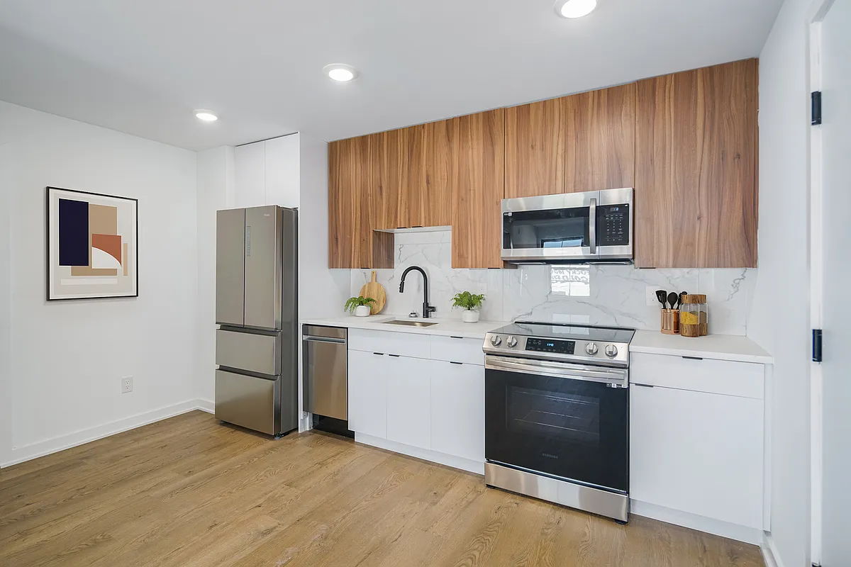 Building Photo - 640 Moore St #204