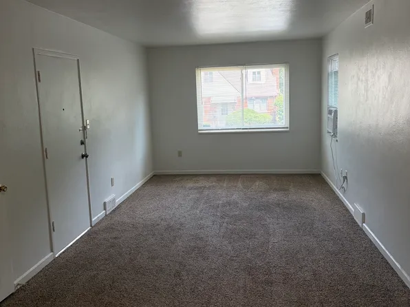 3235 White Oak Dr #5, Dayton, OH 45420
