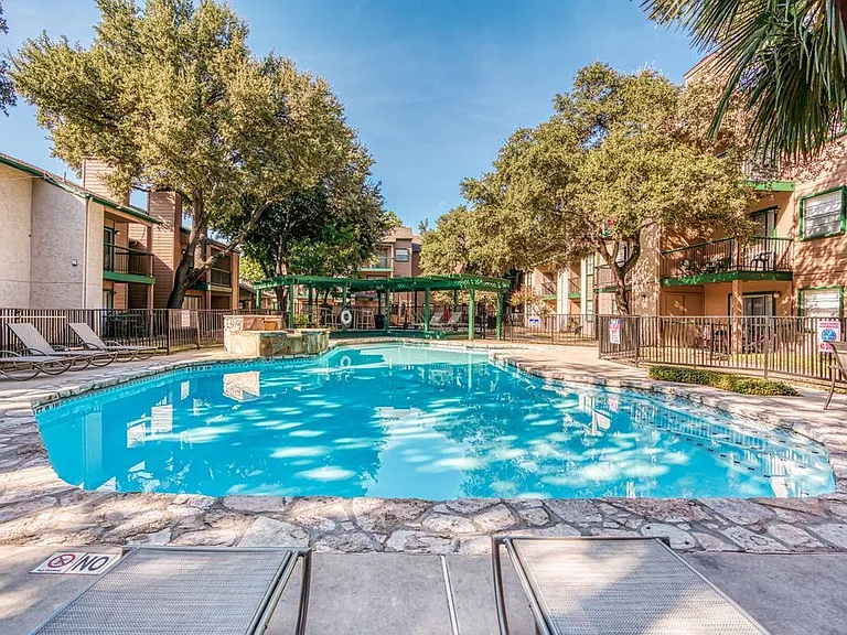 Woodland Apts San Antonio — Photo 15