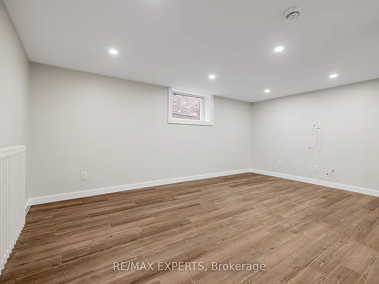 2103 Avenue Rd #BASEMENT — Photo 5