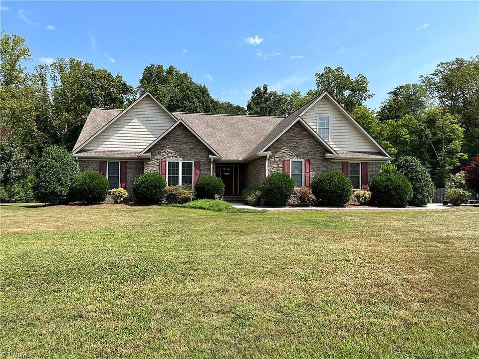 1st image of 182 Oak Leaf Dr