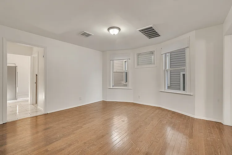110 N 17th St #201 — Photo 3