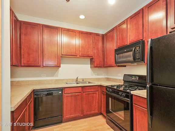 4th image of 2951 N Clybourn Ave Unit 303