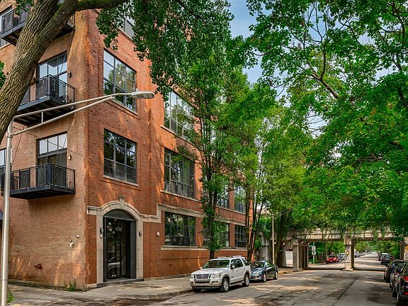 2nd image of 1750 N Wolcott Ave APT 102