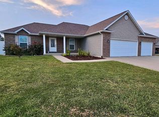 1003 Creekside Dr, Waterloo, IL 62298