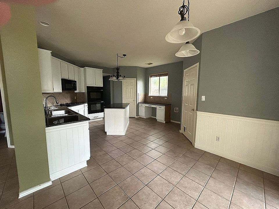 1st image of 604 Bellaire Oaks Dr